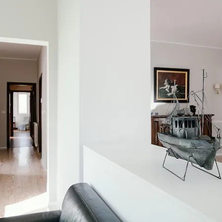 In Lina - Solutions Apartment Brunate