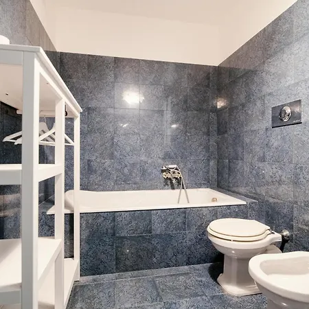 In Lina - Solutions Apartment Brunate